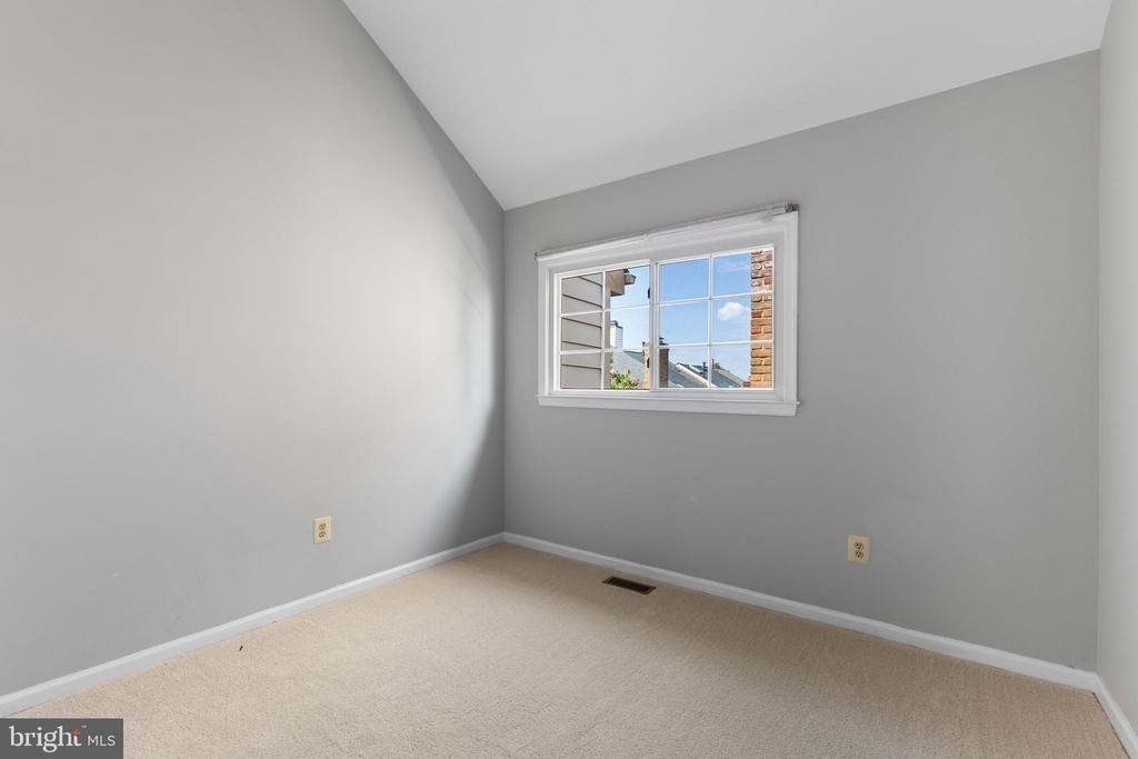 5142 Woodford Drive - Photo 2