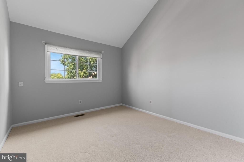 5142 Woodford Drive - Photo 14