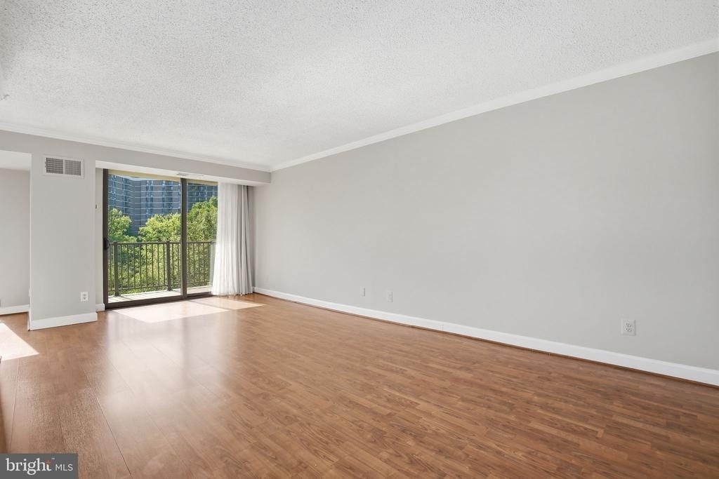 2300 Pimmit Drive - Photo 7