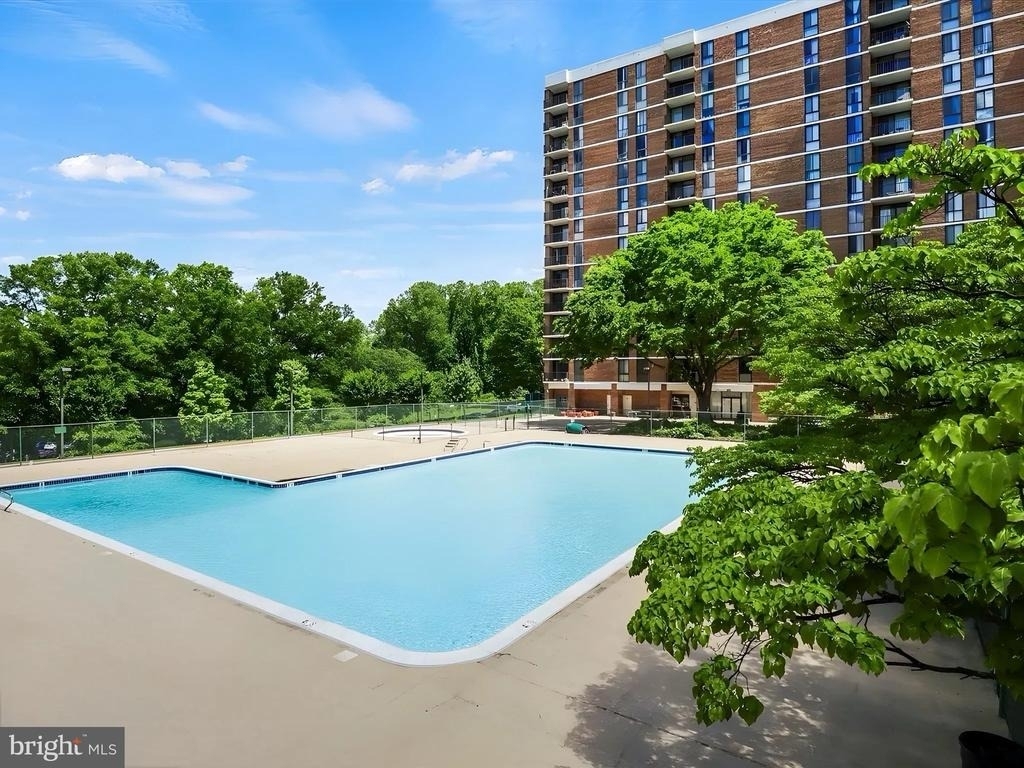 2300 Pimmit Drive - Photo 23