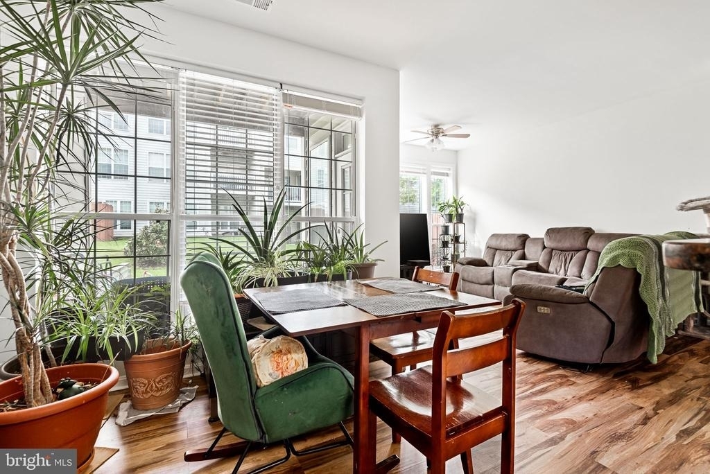 8202 Catbird Circle - Photo 8