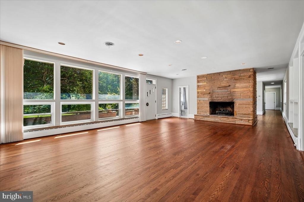 8106 W Boulevard Drive - Photo 5