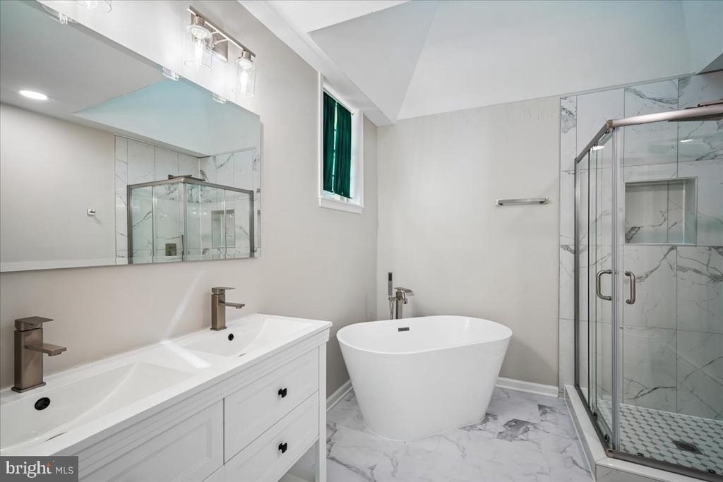 8106 W Boulevard Drive - Photo 15