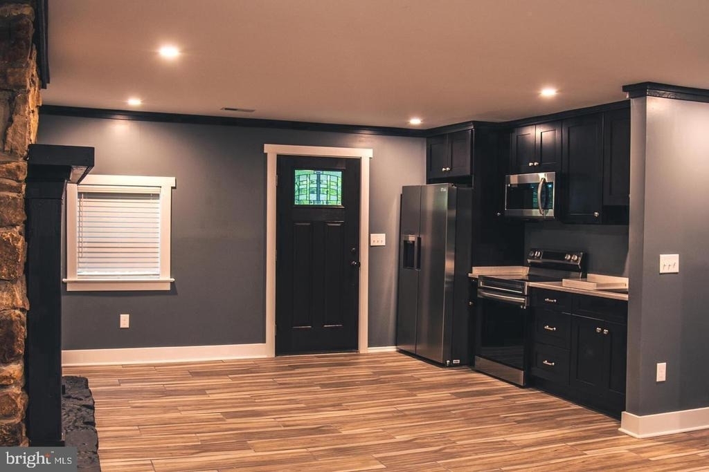 220 Retreat Lane - Photo 2