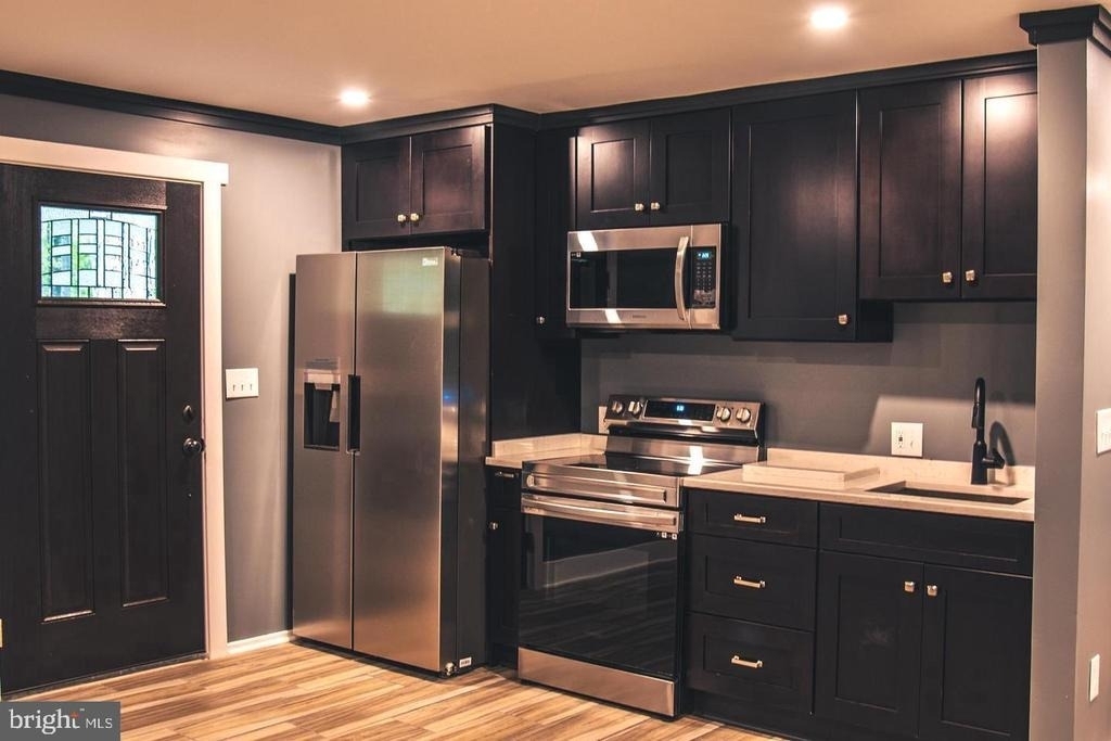 220 Retreat Lane - Photo 1