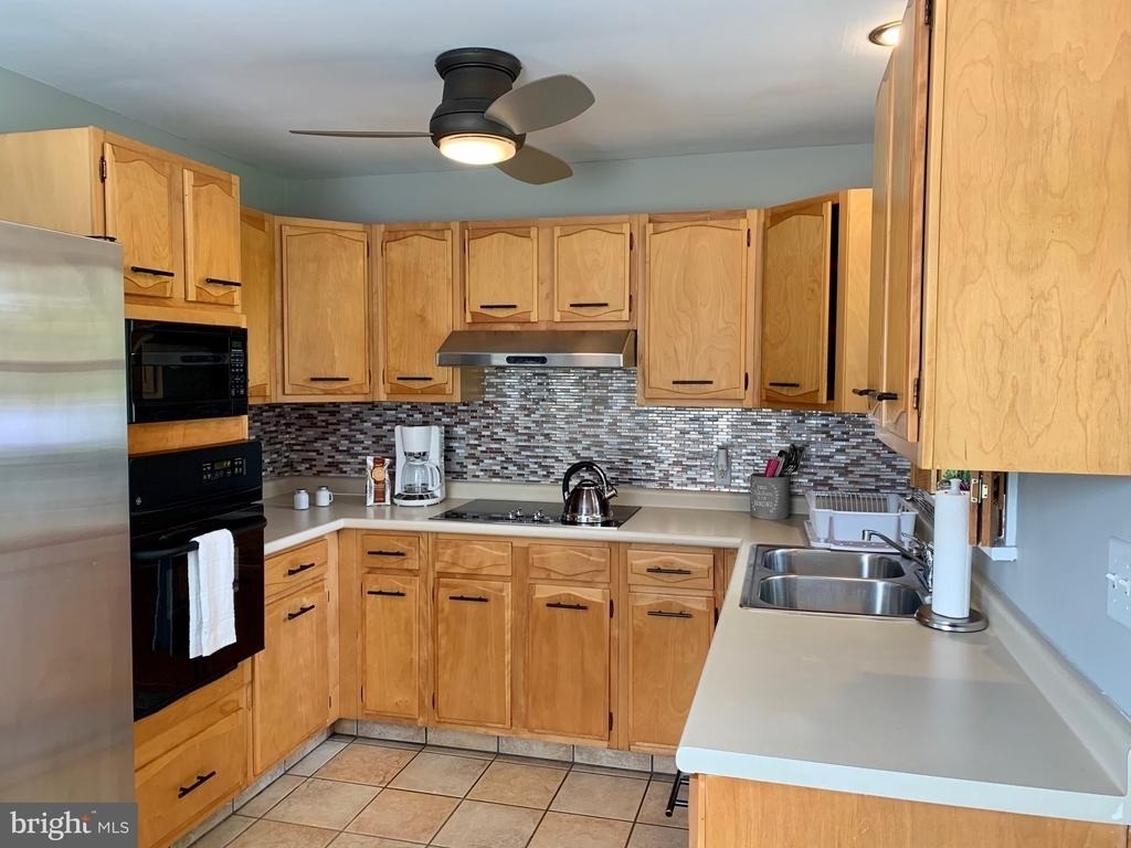 1539 Easton Lane - Photo 5