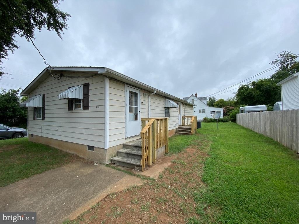 900 White Street - Photo 21