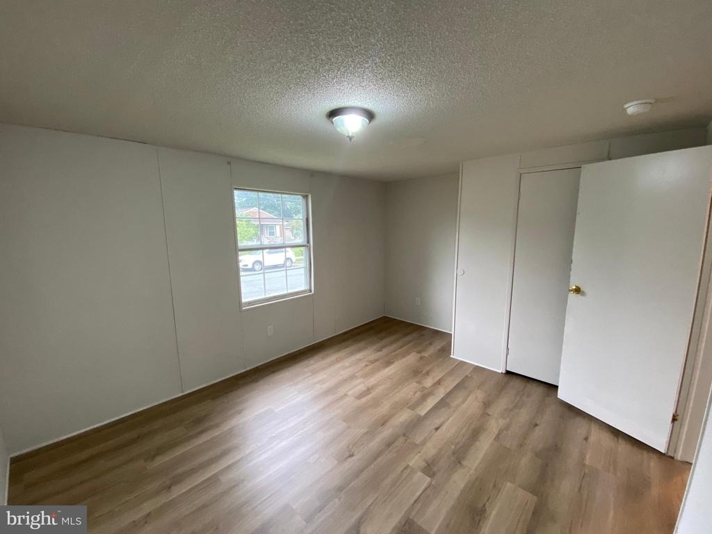 900 White Street - Photo 11