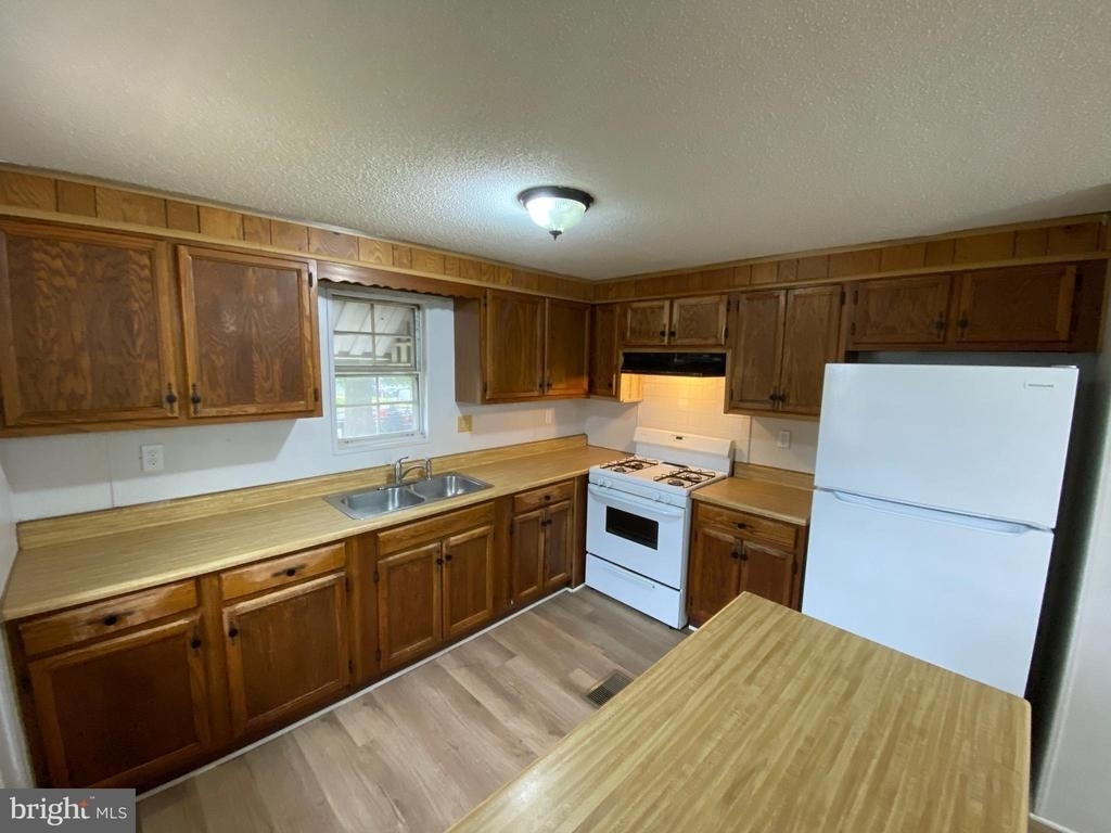 900 White Street - Photo 7