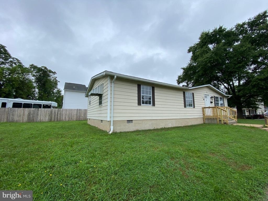 900 White Street - Photo 23