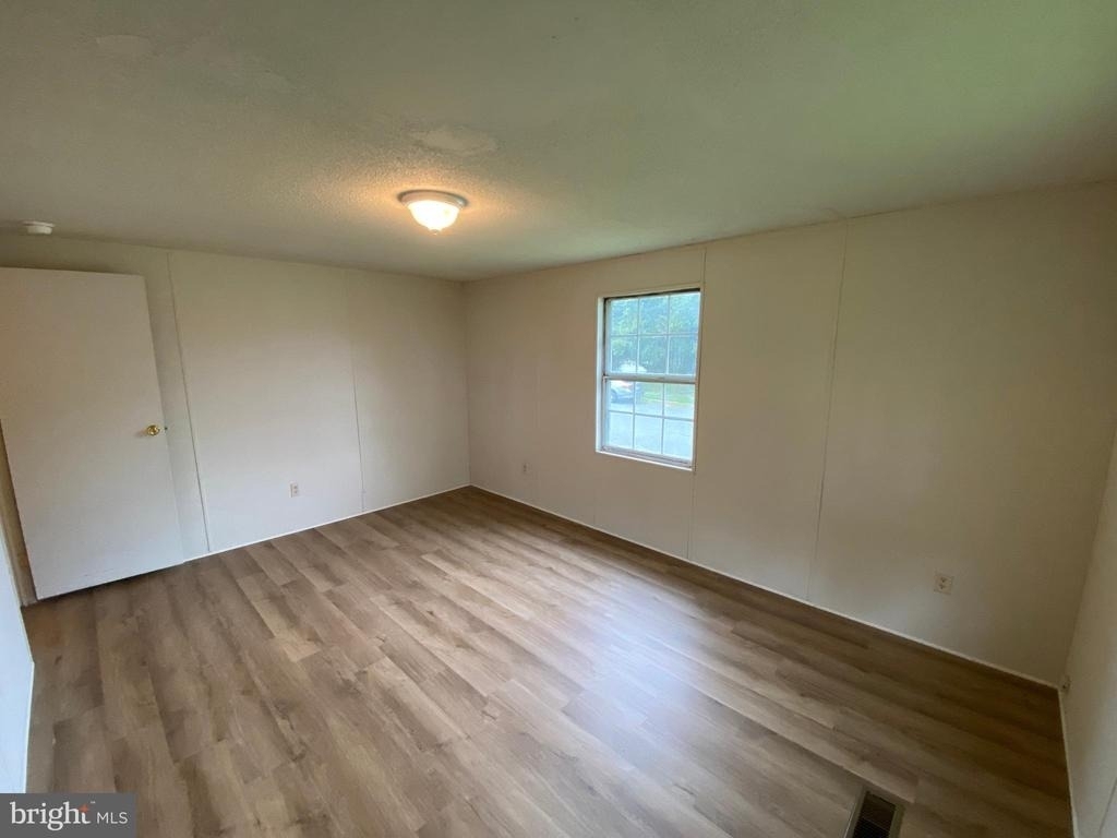 900 White Street - Photo 14