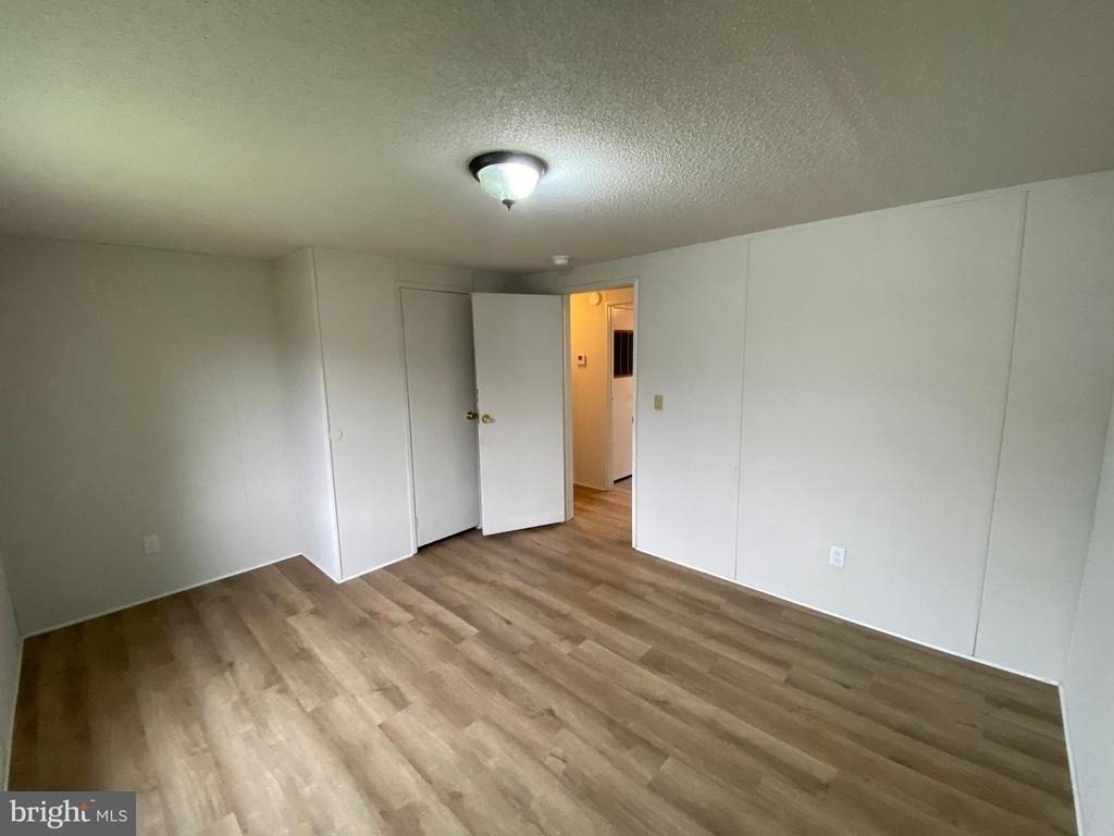 900 White Street - Photo 10