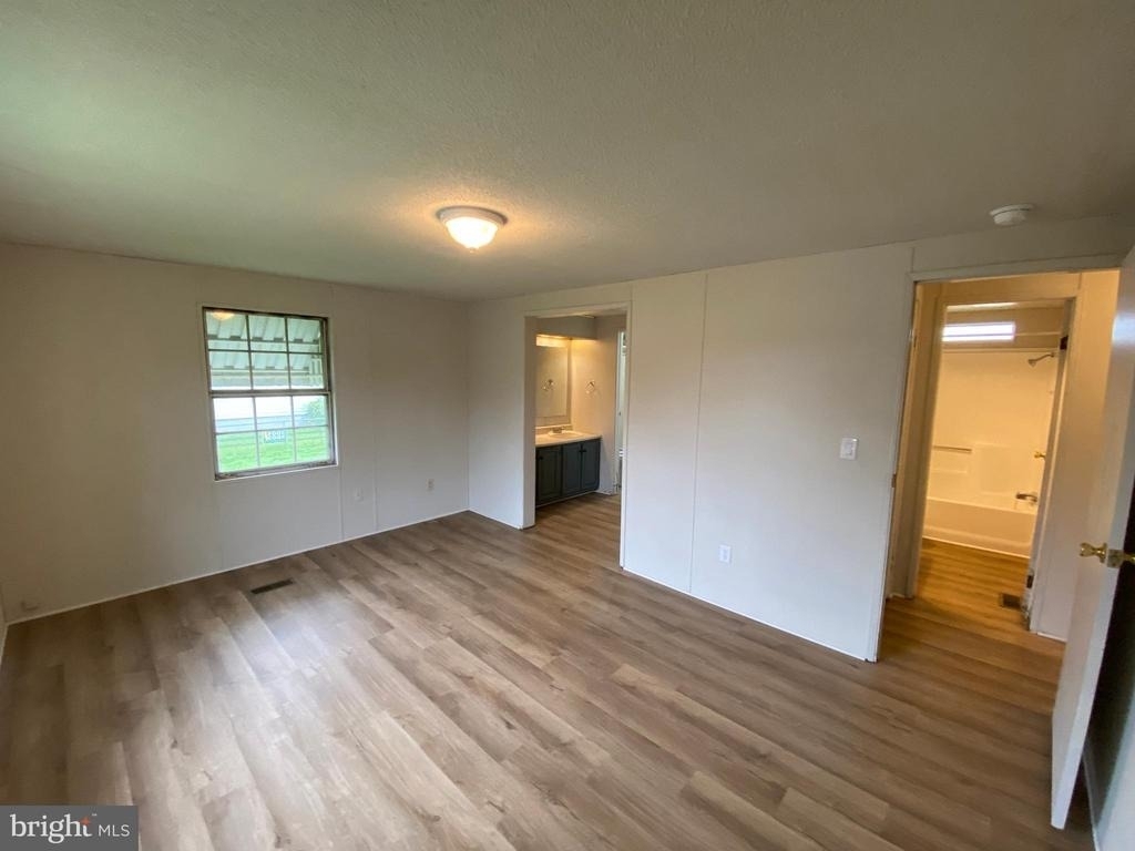 900 White Street - Photo 16
