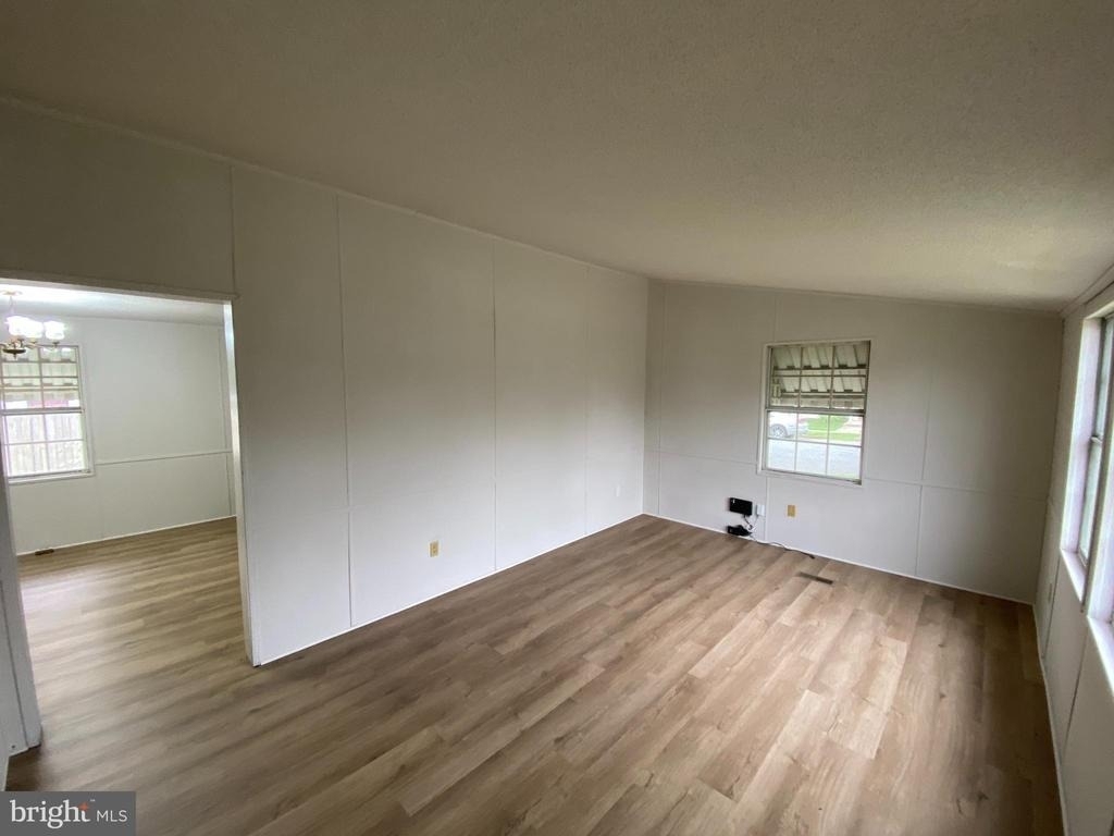 900 White Street - Photo 3