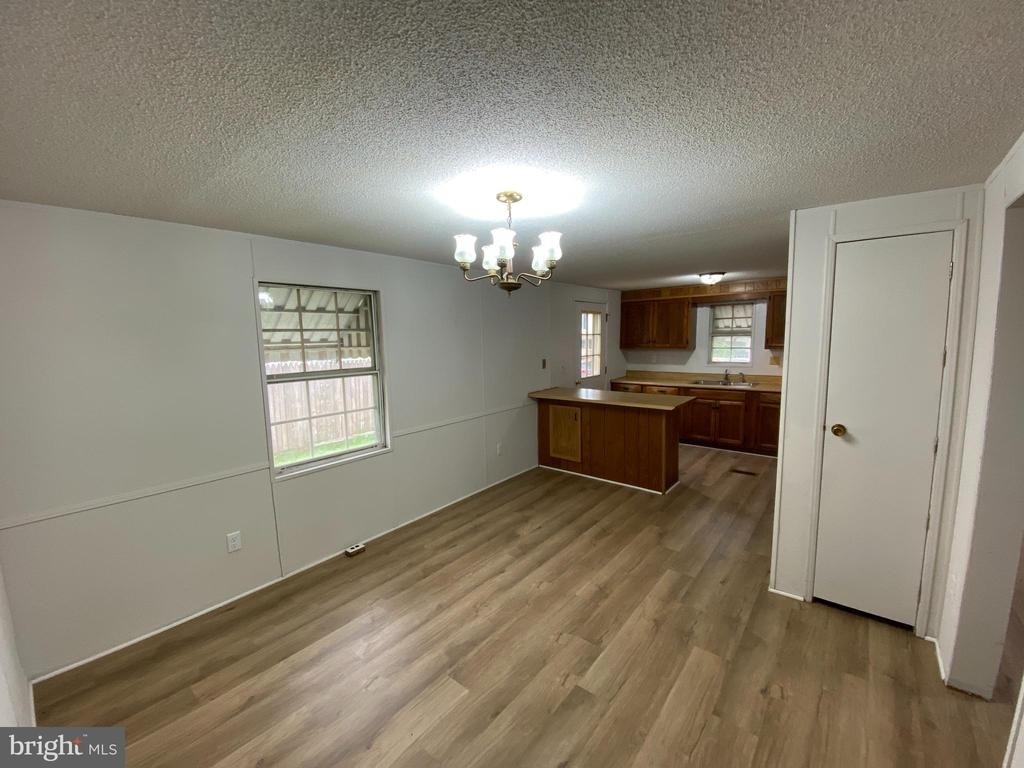 900 White Street - Photo 5