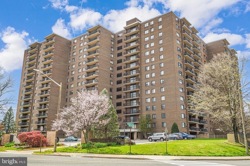 200 N Pickett Street - Photo 1