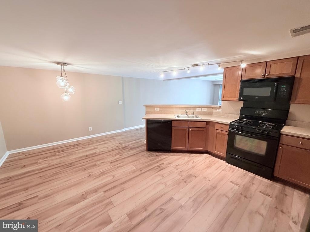 1425 N Van Dorn Street - Photo 7