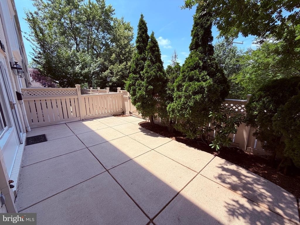 1425 N Van Dorn Street - Photo 32