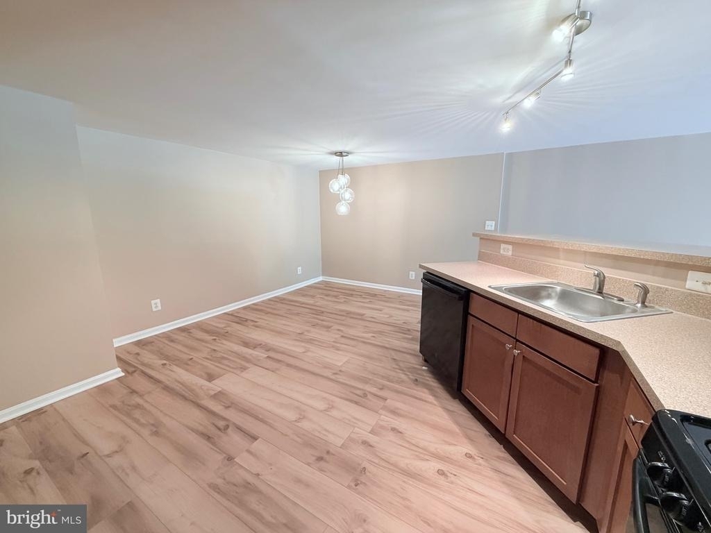 1425 N Van Dorn Street - Photo 8