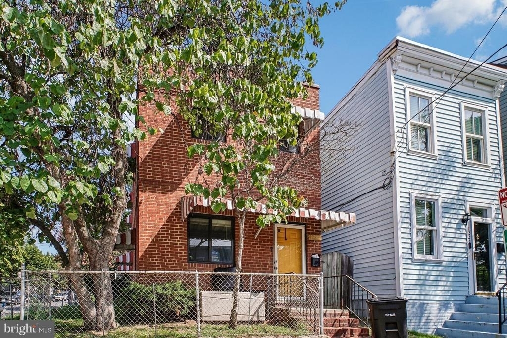 1227 Queen Street - Photo 9