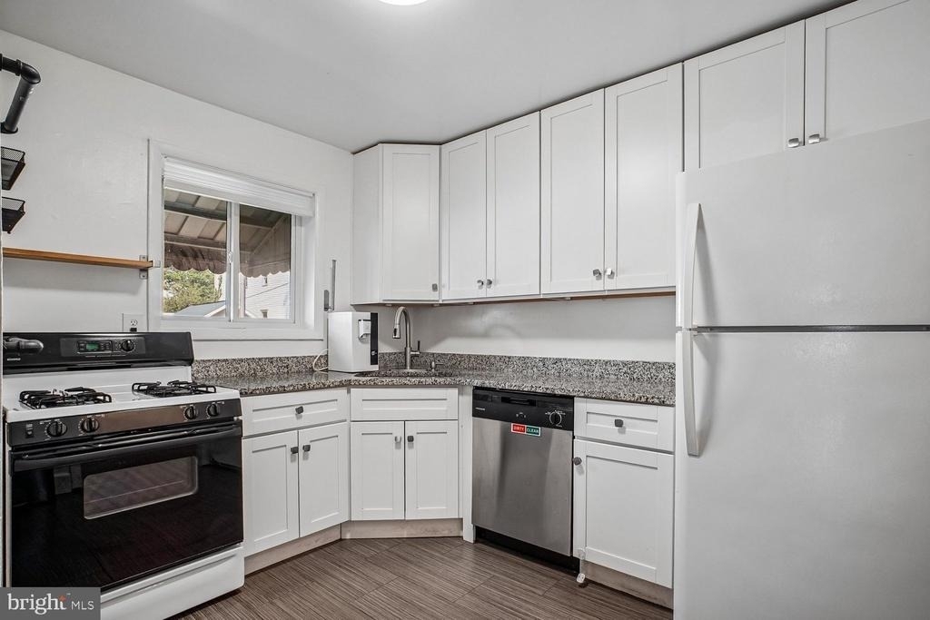 1227 Queen Street - Photo 22