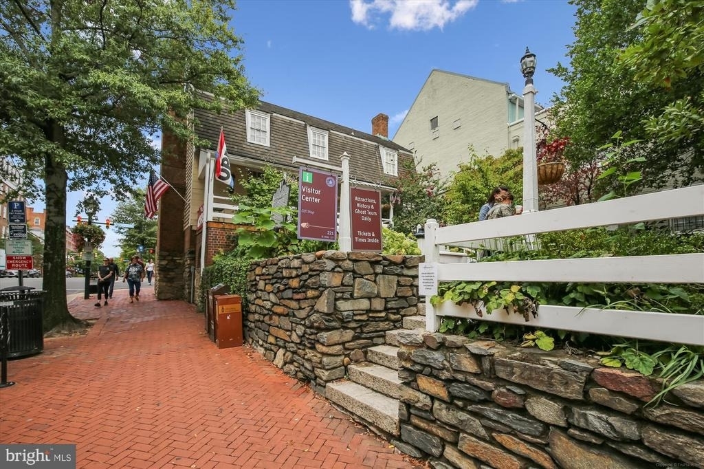 1227 Queen Street - Photo 42