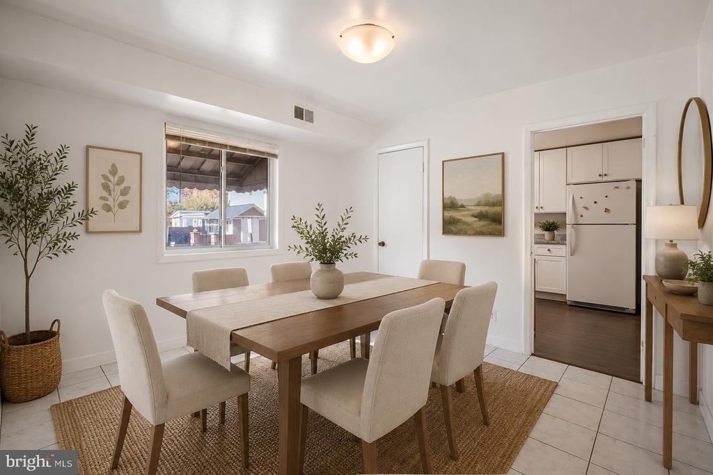 1227 Queen Street - Photo 2