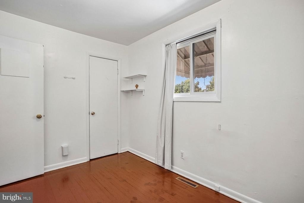 1227 Queen Street - Photo 29