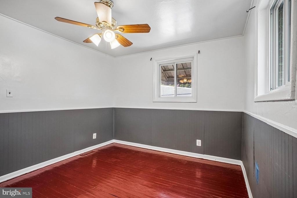 1227 Queen Street - Photo 31