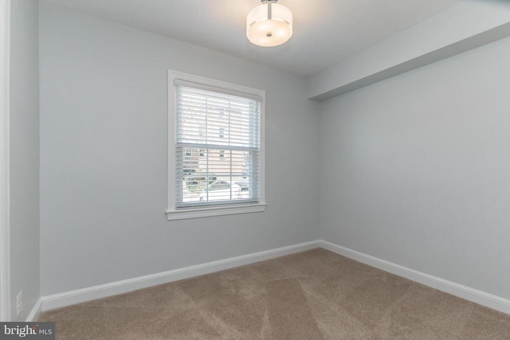 2409 Arlington Boulevard - Photo 4