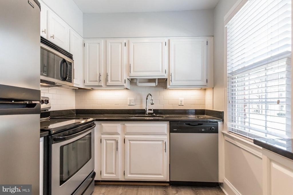 2409 Arlington Boulevard - Photo 6