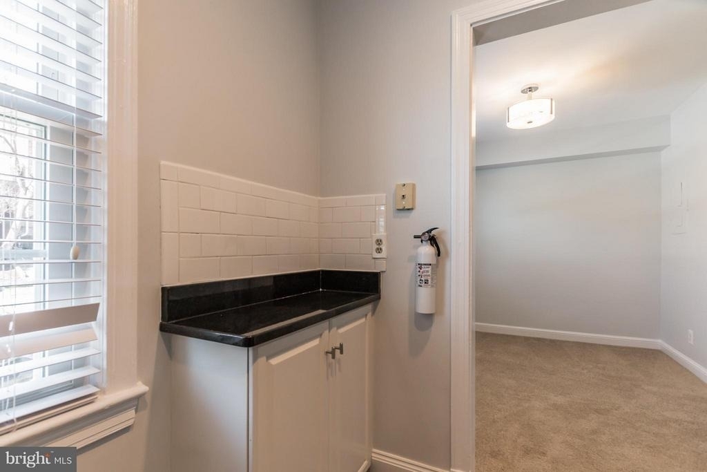 2409 Arlington Boulevard - Photo 8