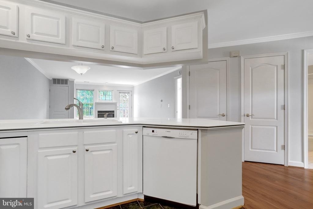 6924 Fairfax Drive - Photo 7