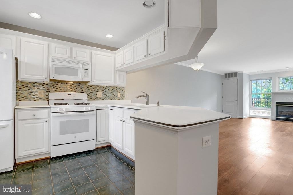 6924 Fairfax Drive - Photo 5