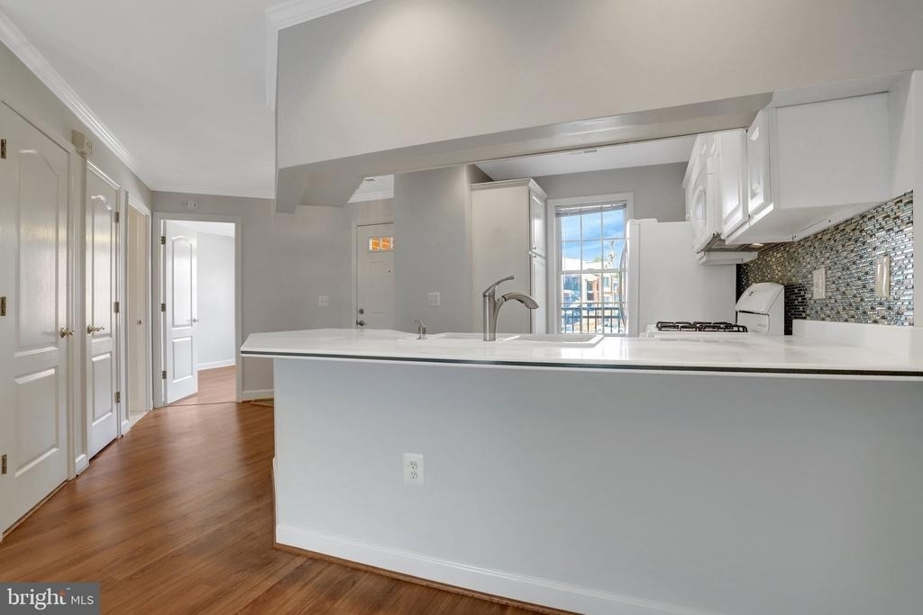 6924 Fairfax Drive - Photo 9