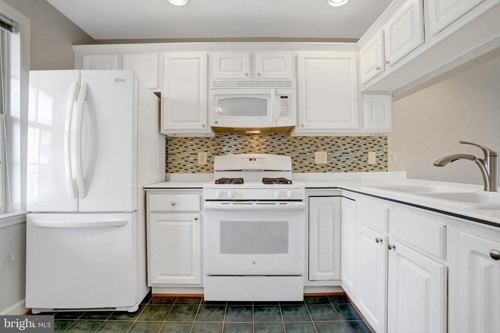 6924 Fairfax Drive - Photo 6