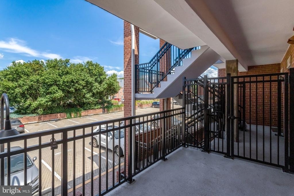 6924 Fairfax Drive - Photo 3