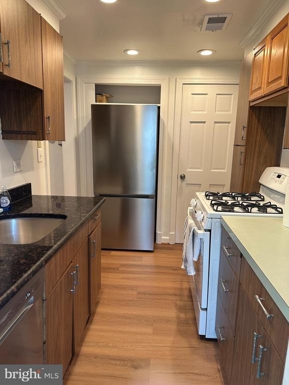 1049 N Monroe Street - Photo 5