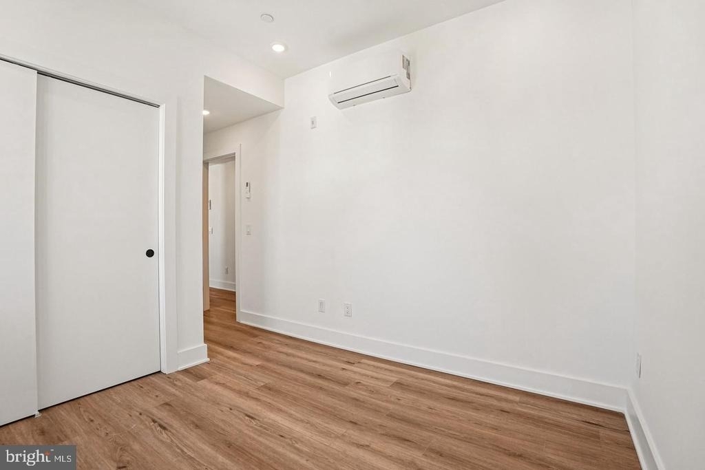 2456 Frankford Avenue - Photo 18