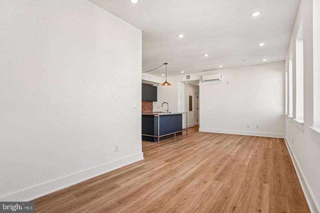 2456 Frankford Avenue - Photo 4