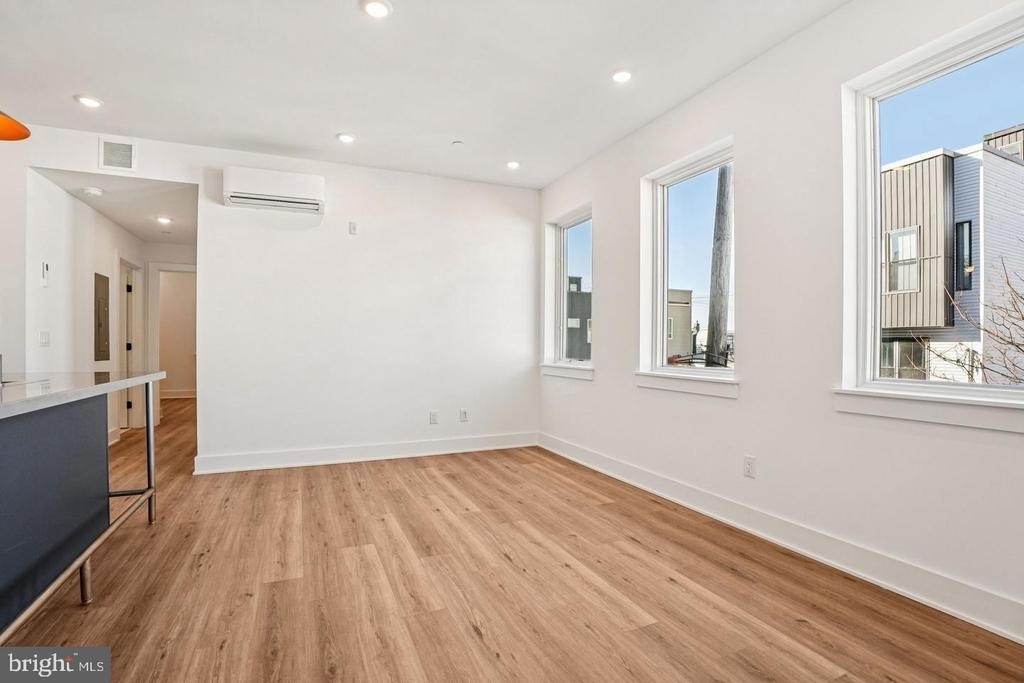 2456 Frankford Avenue - Photo 5