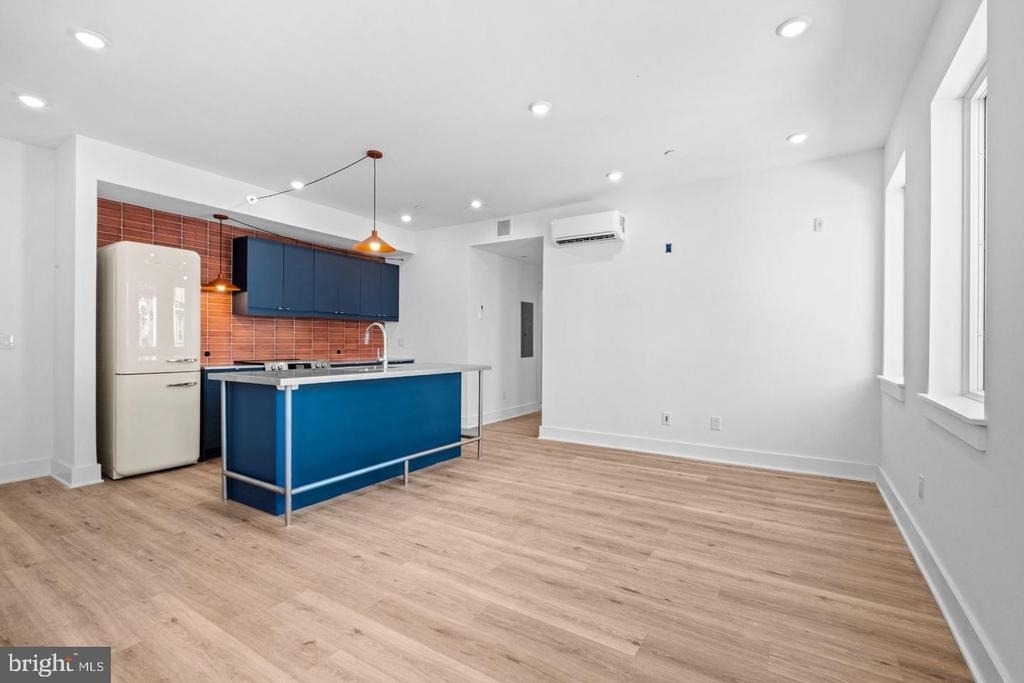 2456 Frankford Avenue - Photo 6