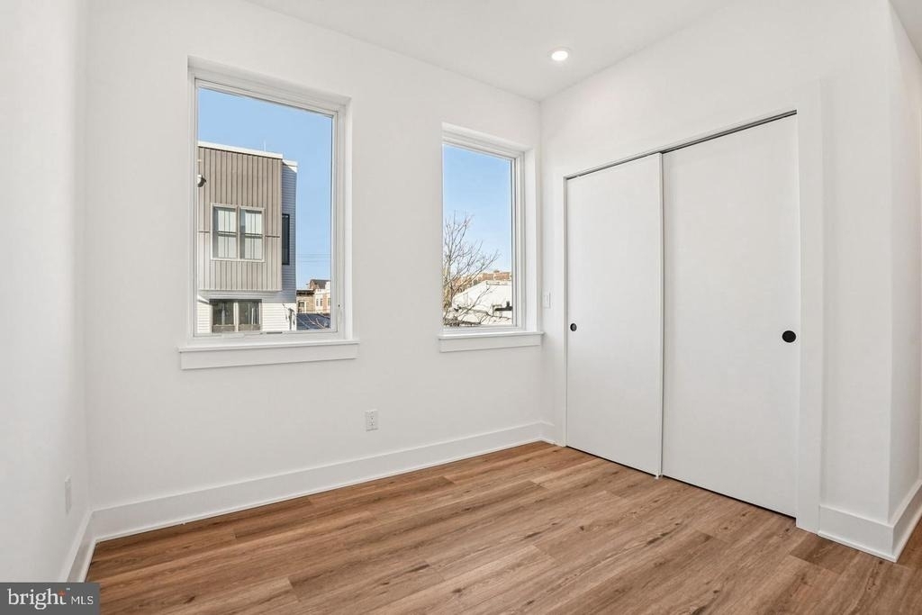 2456 Frankford Avenue - Photo 17