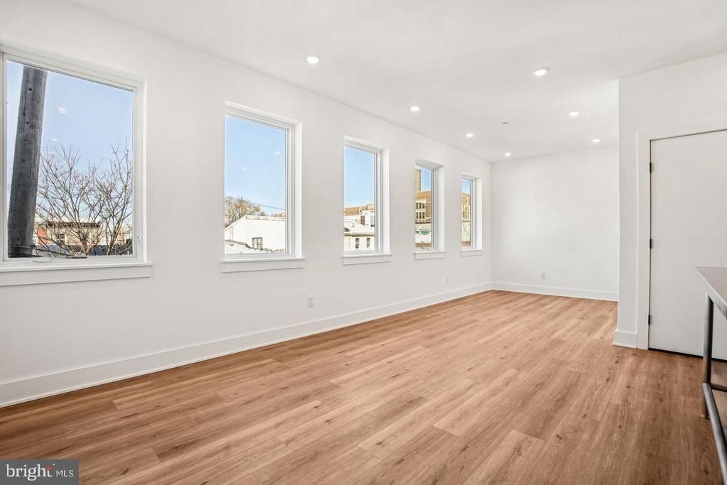 2456 Frankford Avenue - Photo 2