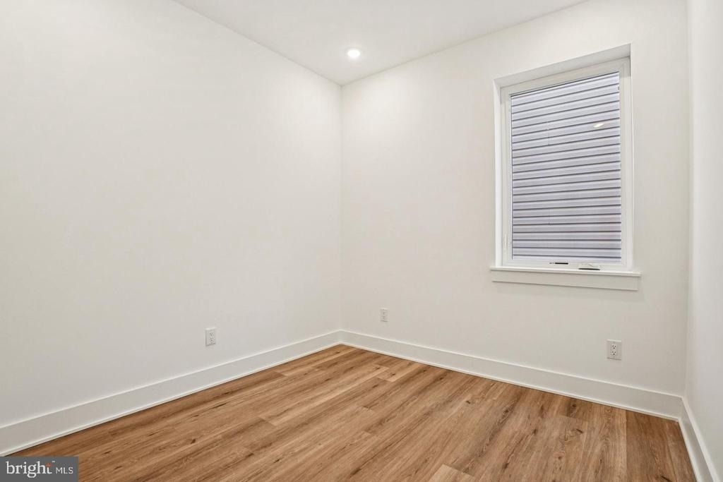 2456 Frankford Avenue - Photo 19
