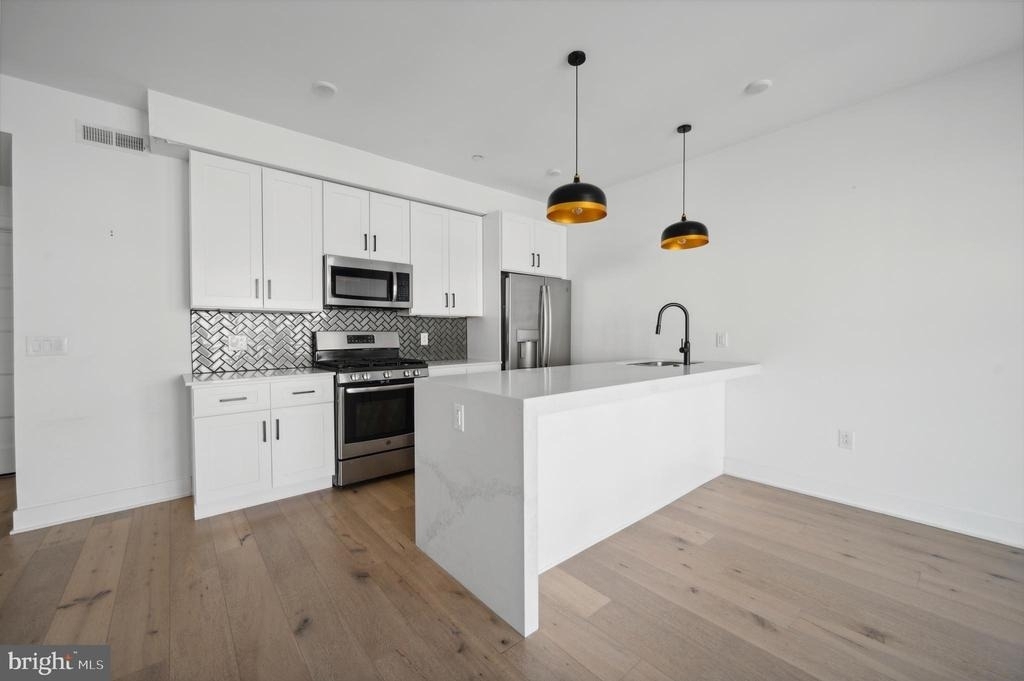 1232 N Front Street - Photo 0