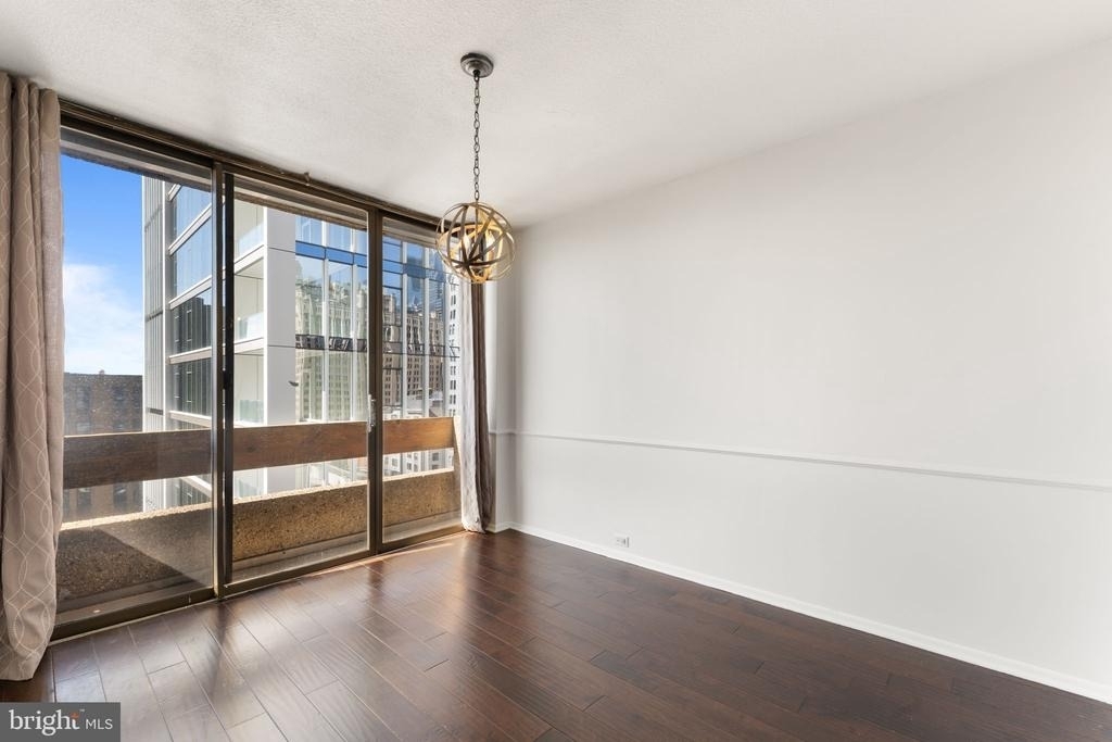 1326 Spruce Street - Photo 5