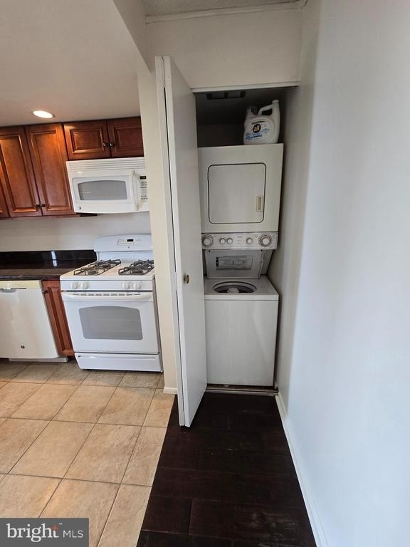 1326 Spruce Street - Photo 7