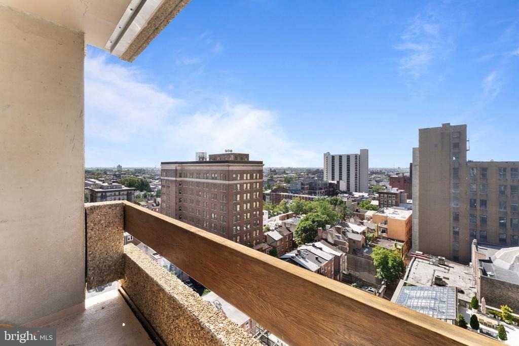 1326 Spruce Street - Photo 3