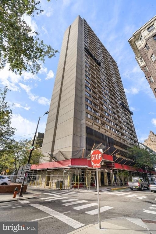 1326 Spruce Street - Photo 15